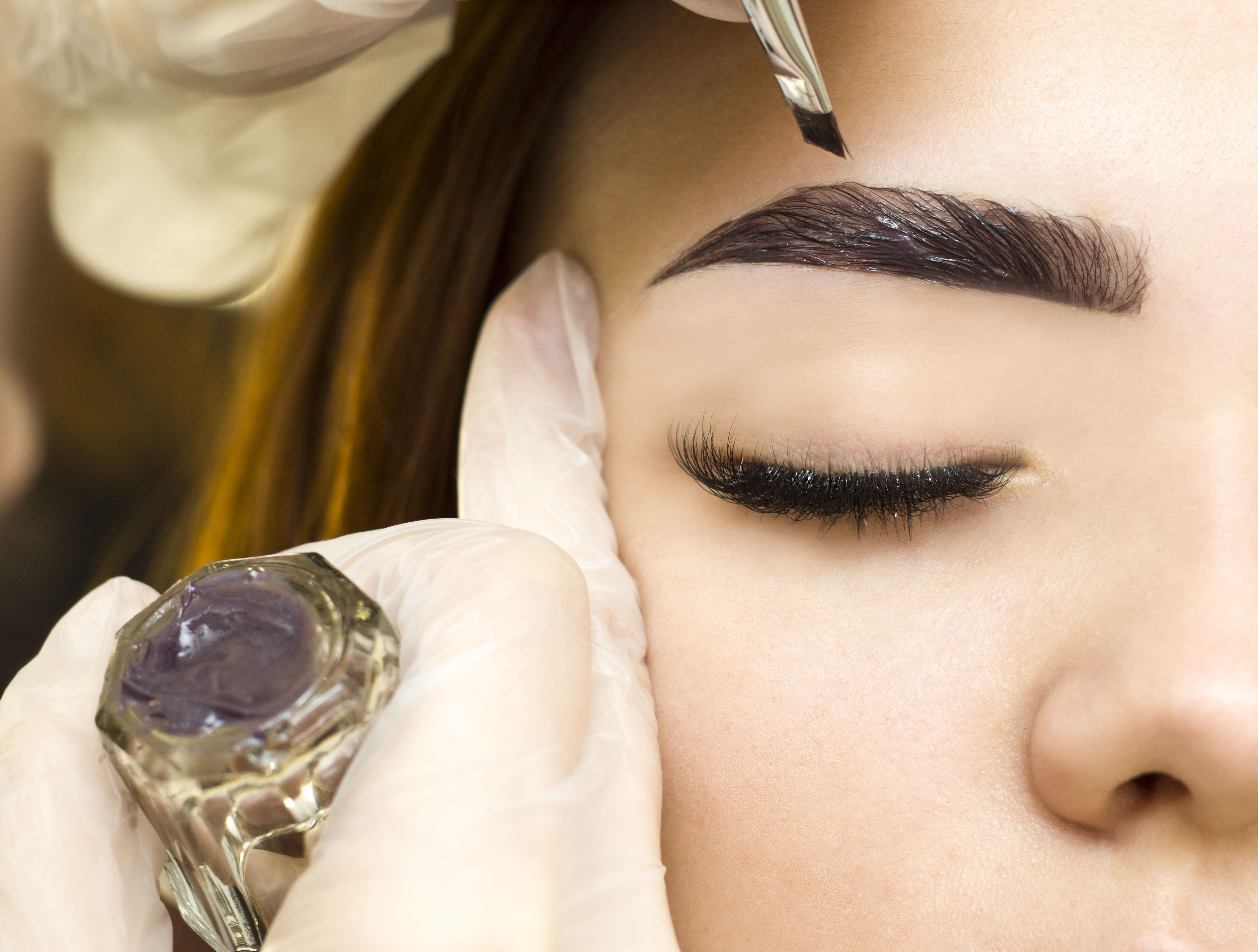 Natural henna tinting service